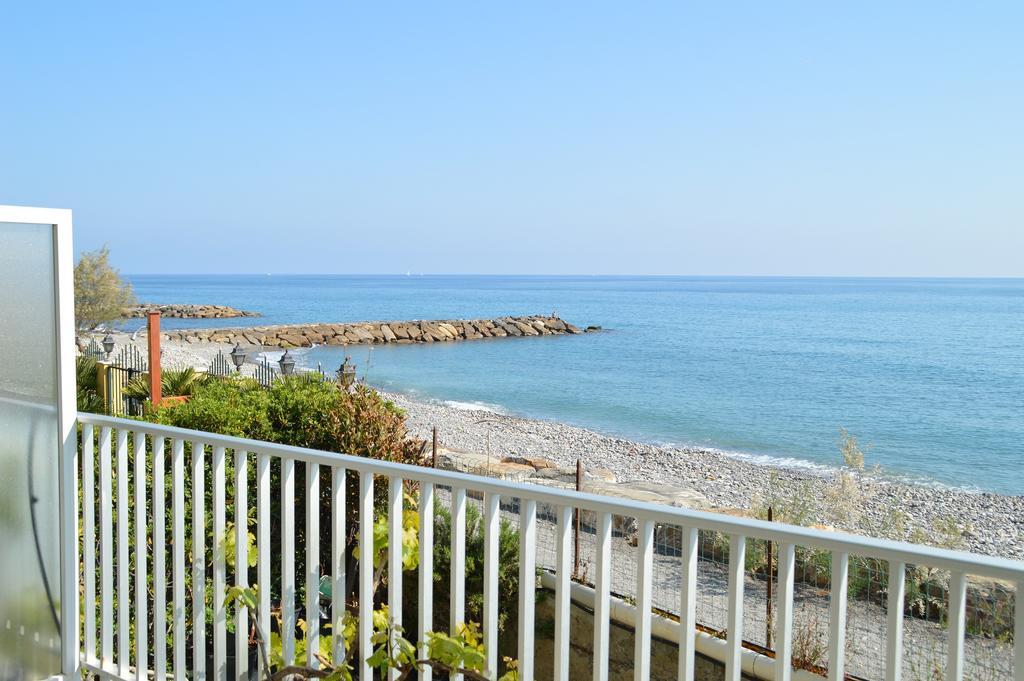 Riva Beach Apartment Riva Ligure Exterior foto